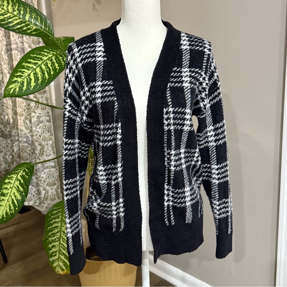 Joie Women’s Black and White Plaid Women's Sweater, Size L.